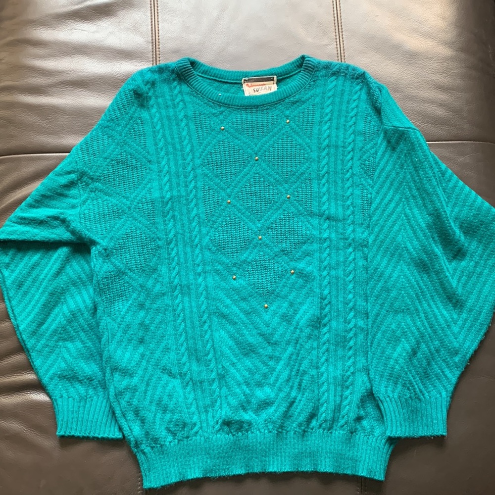 • Stretchy Knit Sweater •